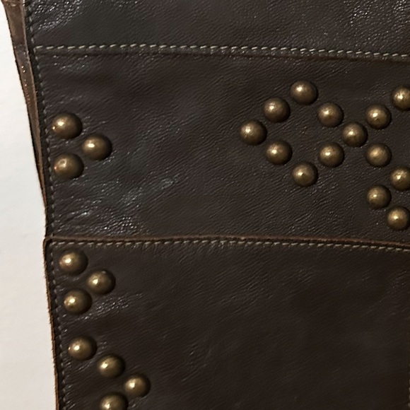 Isabella Fiore Olive Green leather crossbody purse - Picture 12 of 13